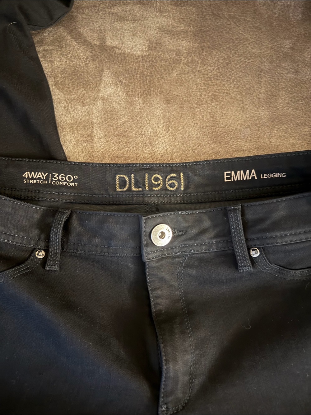DL1961 Emma Black Legging Jeans